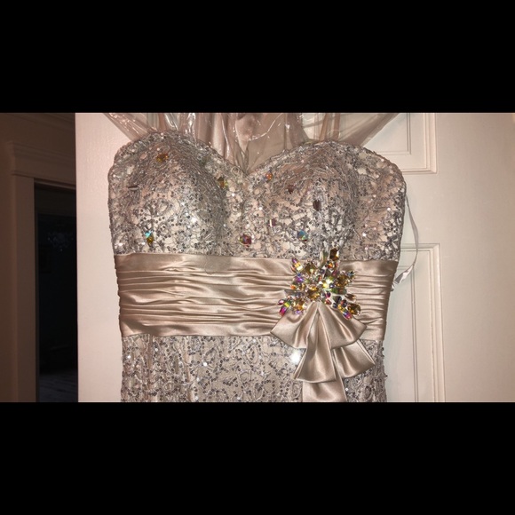 Mother of the bride - Picture 2 of 3